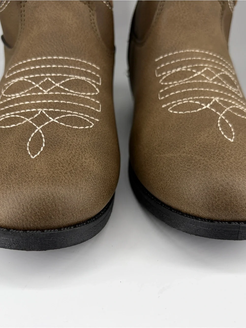 Kensie Girl cowgirl zip up boots with rhinestones. Size 4 girls